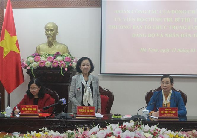 Ủy viên Bộ Chính trị Trương Thị Mai thăm, chúc Tết tại tỉnh Hà Nam ảnh 1