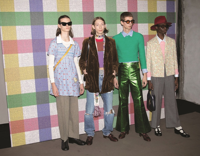 Bộ sưu tập thời trang nam Thu Đông 2020 của Gucci. Nữ tính hóa thời trang nam: Cuộc cách mạng xóa nhòa lằn ranh ảnh 6