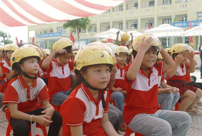 Tặng 620.000 mũ bảo hiểm cho học sinh tiểu học năm học 2022-2023 ảnh 1