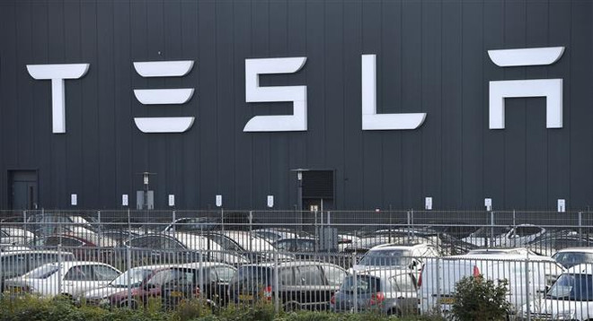 (Ảnh: AFP/TTXVN) Mỹ mở rộng điều tra về độ an toàn hệ thống lái tự động của Tesla ảnh 1
