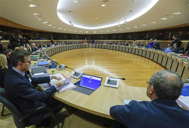 Toàn cảnh vòng đàm phán đầu tiên về quan hệ giữa Anh và EU hậu Brexit, tại Brussels, Bỉ ngày 2/3/2020. (Ảnh: AFP/TTXVN) Anh kiên quyết không đề nghị kéo dài thời gian chuyển tiếp của Brexit ảnh 1