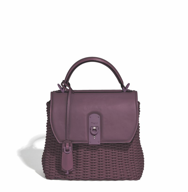 Mê mẩn những chiếc túi xách cực phẩm cho mùa Xuân Hè 2020 ảnh 10