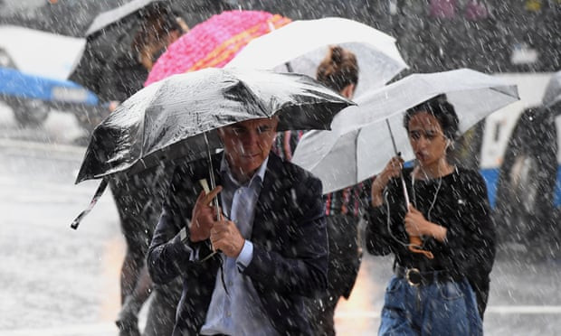 Australia cảnh báo ngập lụt nghiêm trọng sau nhiều ngày nắng nóng ảnh 1