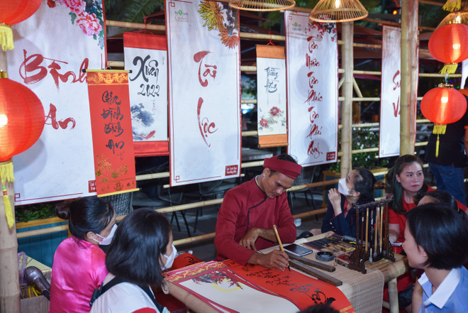 Nhiều điểm mới, lạ trong Hội hoa Xuân 2022 tại Novaland Gallery ảnh 3