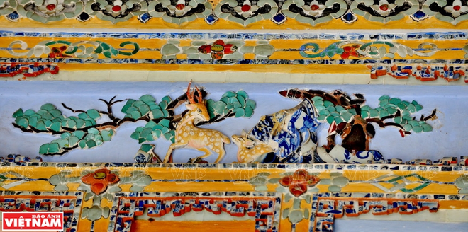 Lăng Khải Định - Kiệt tác nghệ thuật khảm sành của xứ Huế ảnh 4