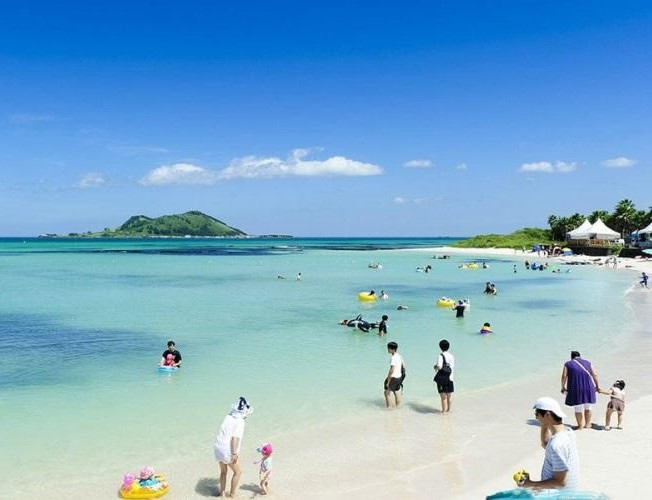 Hàn Quốc hướng dẫn phòng dịch bãi biển, Australia nới lỏng giãn cách ảnh 1