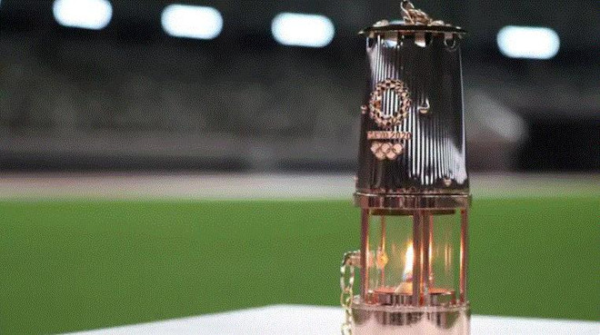 Nhật Bản trưng bày ngọn đuốc Olympic trước công chúng ảnh 1