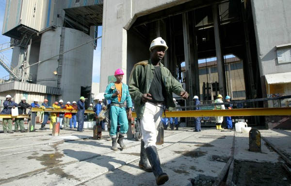 Toàn bộ 486 thợ mỏ bị mắc kẹt ở Nam Phi đã được giải cứu ảnh 1