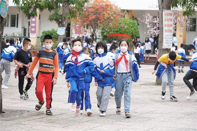 Nhiều trường tại Nghệ An đón học sinh trở lại học trực tiếp ảnh 2