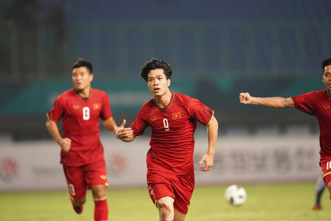 Hào quang showbiz chưa bao giờ cản bước cầu thủ U23 Việt Nam ảnh 4