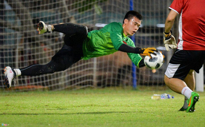 Hào quang showbiz chưa bao giờ cản bước cầu thủ U23 Việt Nam ảnh 5