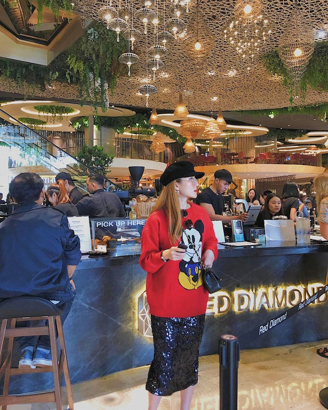 Trời trở rét, dàn sao Việt lăng xê áo khoác, blazer ấm áp ảnh 8