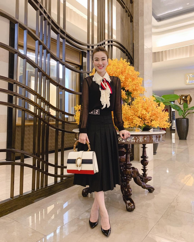 Trời trở rét, dàn sao Việt lăng xê áo khoác, blazer ấm áp ảnh 15