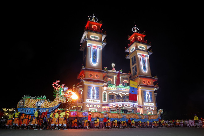 ttxvn-dai_le_hoi_yen_dieu_tri_cung_dao_cao_dai_tay_ninh (7).jpg