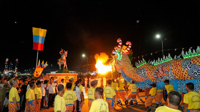 ttxvn-dai_le_hoi_yen_dieu_tri_cung_dao_cao_dai_tay_ninh (15).jpg