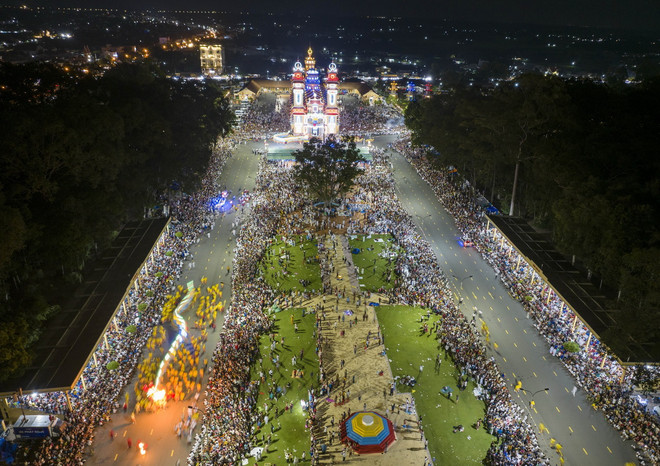 ttxvn-dai_le_hoi_yen_dieu_tri_cung_dao_cao_dai_tay_ninh (5).jpg
