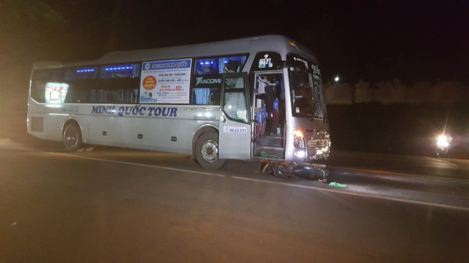 Bình Phước: Xe khách đâm xe máy, hai người thương vong ảnh 1