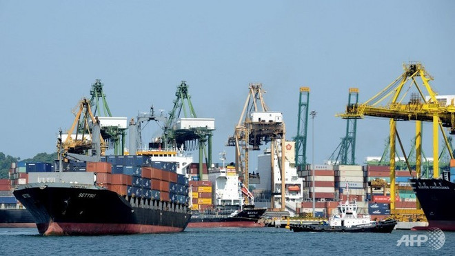 Các tàu chở container tại cảng trung chuyển Keppel tại Singapore. (Ảnh: AFP) Liên minh châu Âu và Singapore hoàn tất đàm phán về FTA ảnh 1