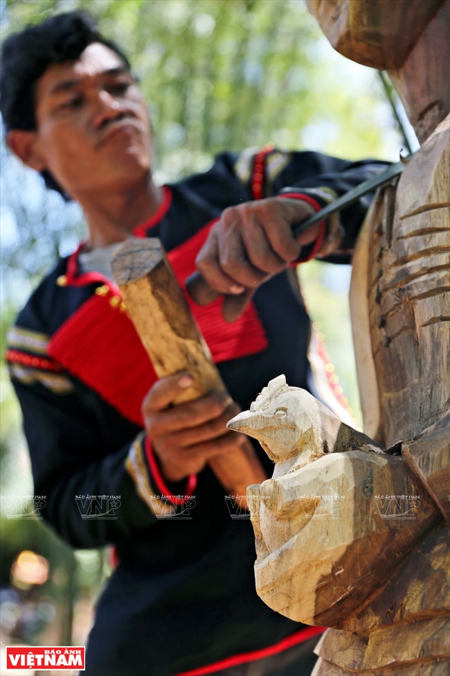 Tượng gỗ Tây Nguyên: Những pho sử thi bước ra từ đại ngàn ảnh 9