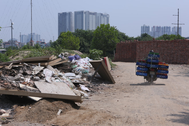 Hà Nội: Bất chấp biển cấm, rác thải vẫn bủa vây quanh xã Tân Triều ảnh 2