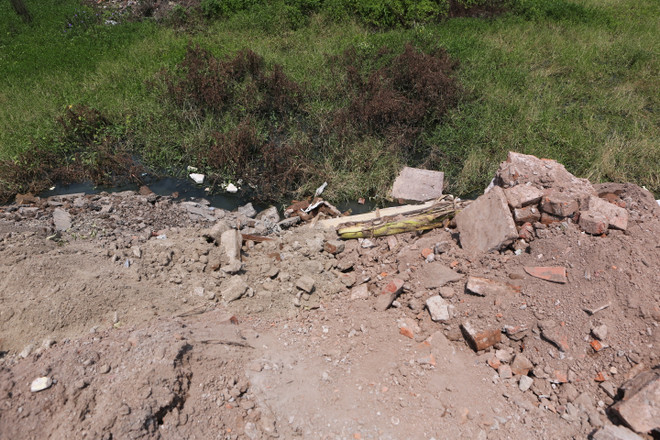 Hà Nội: Bất chấp biển cấm, rác thải vẫn bủa vây quanh xã Tân Triều ảnh 5