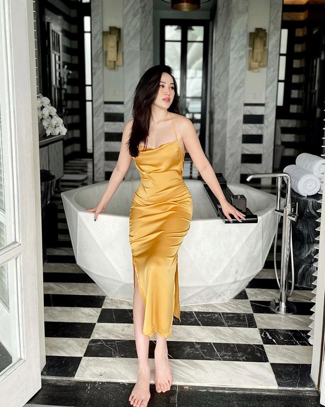 Ngắm trang phục đời thường của sao Việt trong những ngày giãn cách ảnh 2