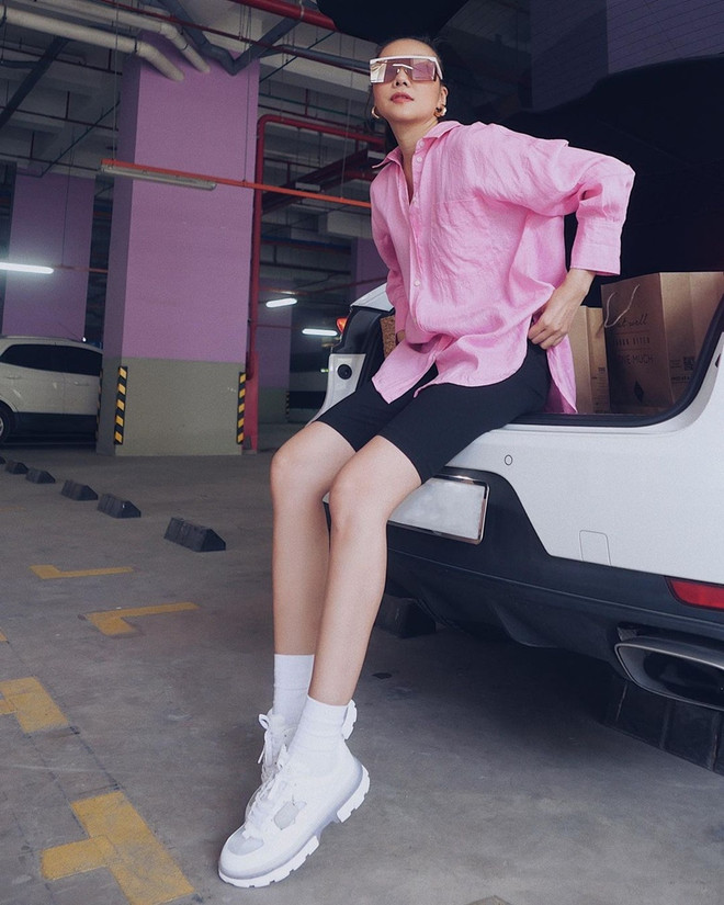 Ngắm trang phục đời thường của sao Việt trong những ngày giãn cách ảnh 10