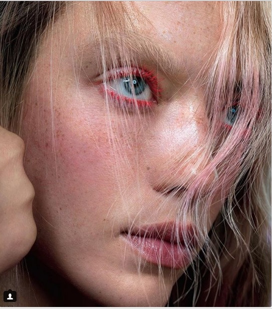 Xu hướng lông mi rực rỡ của thập niên 60 đã quay trở lại ảnh 8