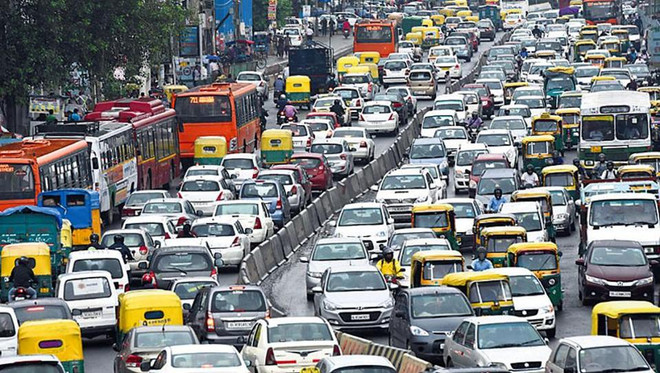 Cảnh tắc đường ở New Delhi. (Nguồn: hindustantimes.com) Ấn Độ thiệt hại 22 tỷ USD mỗi năm do ùn tắc giao thông giờ cao điểm ảnh 1