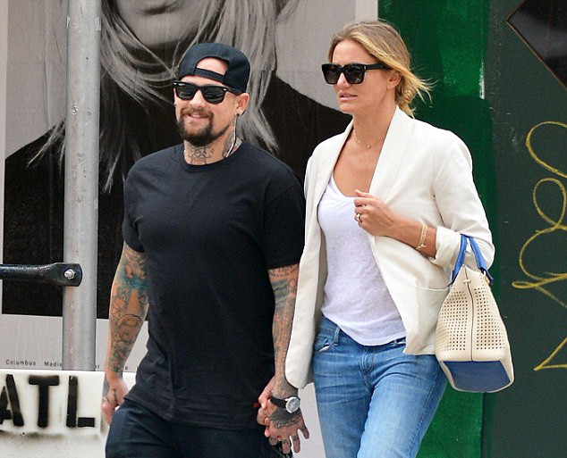 Cô đào Cameron Diaz lên xe hoa với rocker Benji Madden ảnh 1