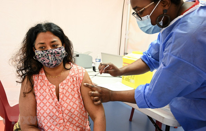 Pháp: Vaccine ngừa COVID-19 đạt hiệu quả cao trong năm 2021 ảnh 1