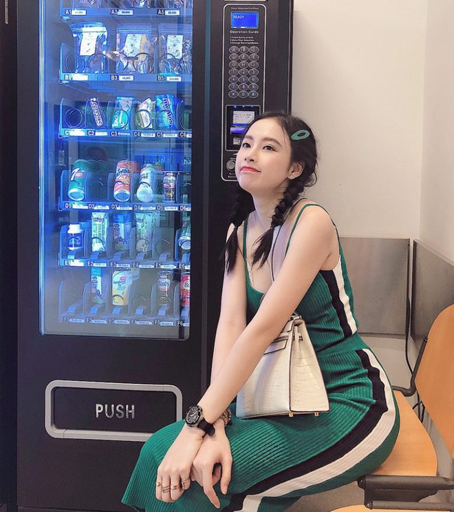 Mỹ nhân Việt khoe nhan sắc đỉnh cao với street style sành điệu ảnh 3