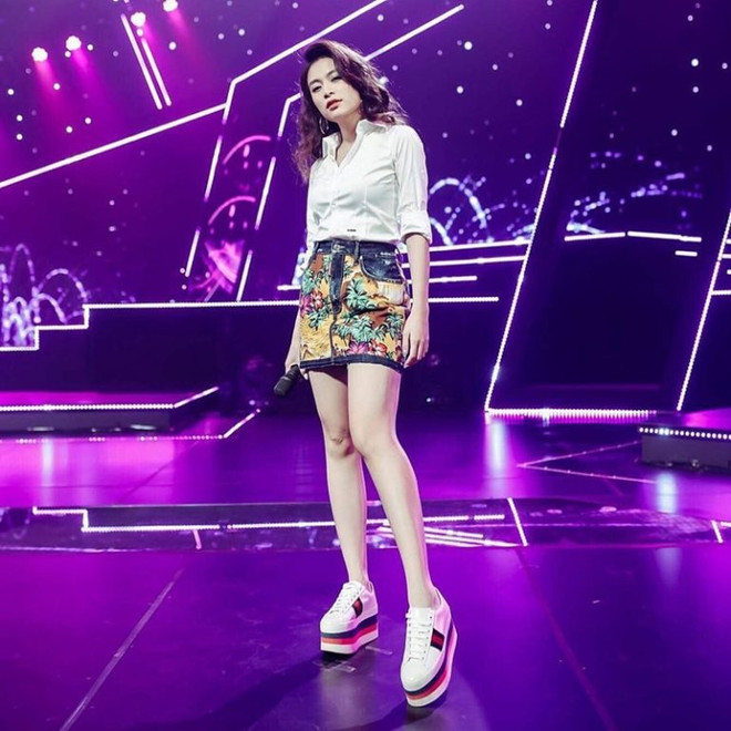 Mỹ nhân Việt khoe nhan sắc đỉnh cao với street style sành điệu ảnh 6