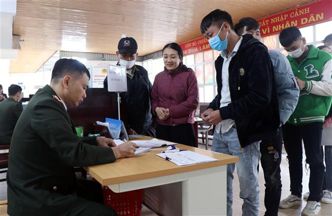 Bổ sung nơi sinh trên hộ chiếu giúp thủ tục được thực hiện thuận lợi ảnh 1