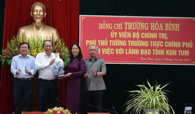 Phó Thủ tướng Trương Hòa Bình làm việc với lãnh đạo tỉnh Kon Tum ảnh 1