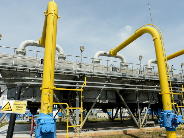 Gazprom cắt giảm lượng 24% lượng khí đốt bán cho Ba Lan ảnh 1