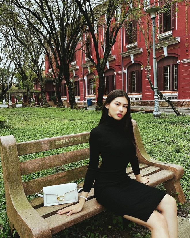 Phong cách bánh bèo phủ sóng street style của dàn sao Việt ảnh 26