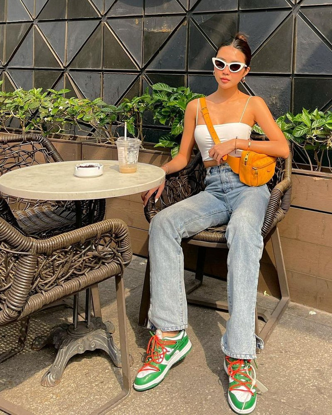 Phong cách bánh bèo phủ sóng street style của dàn sao Việt ảnh 28