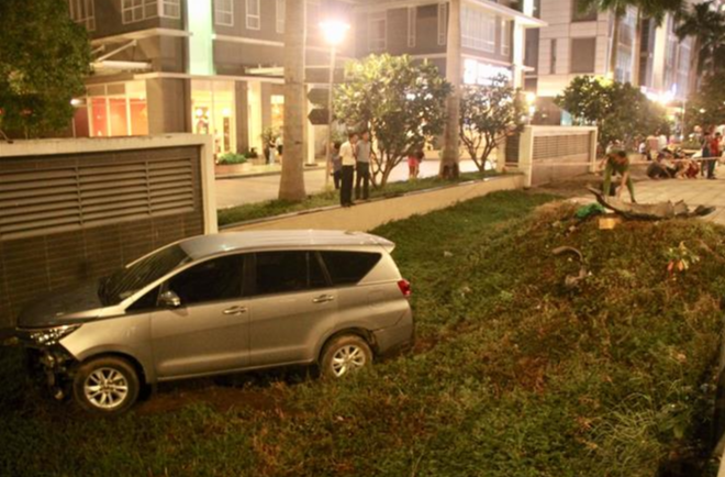 Ôtô đâm hàng loạt xe máy tại TP. HCM, một người tử vong tại chỗ ảnh 3