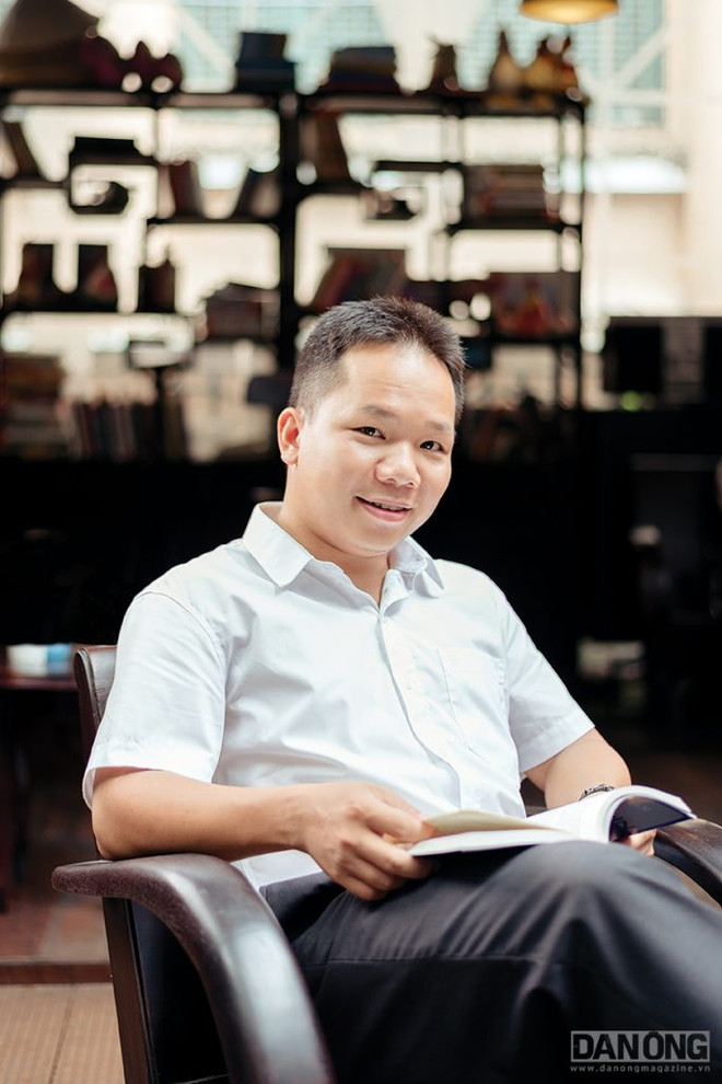 Dũng Phan The X File of History - Chàng kỹ sư xây dựng viết sử ảnh 1