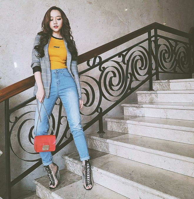 Mỹ nhân Việt biến tấu sơmi sành điệu trên sàn diễn street style ảnh 13