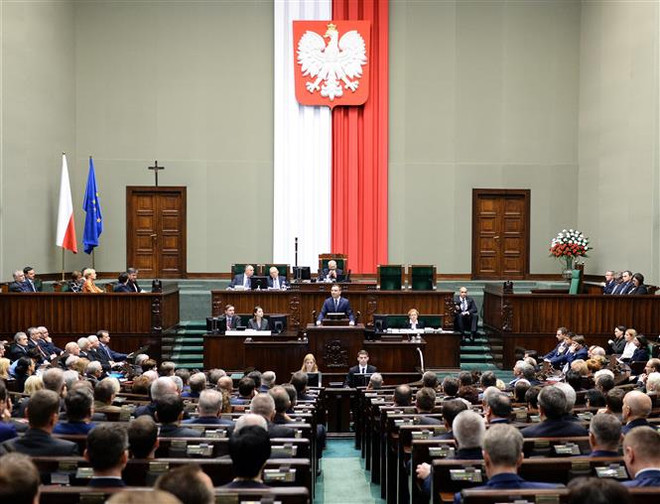 Ba Lan cho phép tổ chức trưng cầu ý dân trong ngày tổng tuyển cử ảnh 1