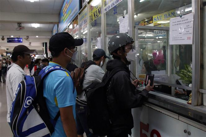 TP. HCM: Giá vé xe khách dịp lễ có thể tăng đến 40% so với ngày thường ảnh 1