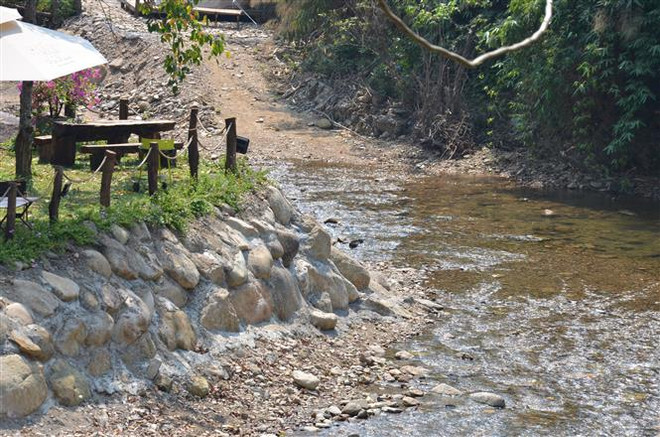 Đà Nẵng: Nguy cơ từ việc "bêtông hóa" tại điểm du lịch dọc bờ sông ảnh 1