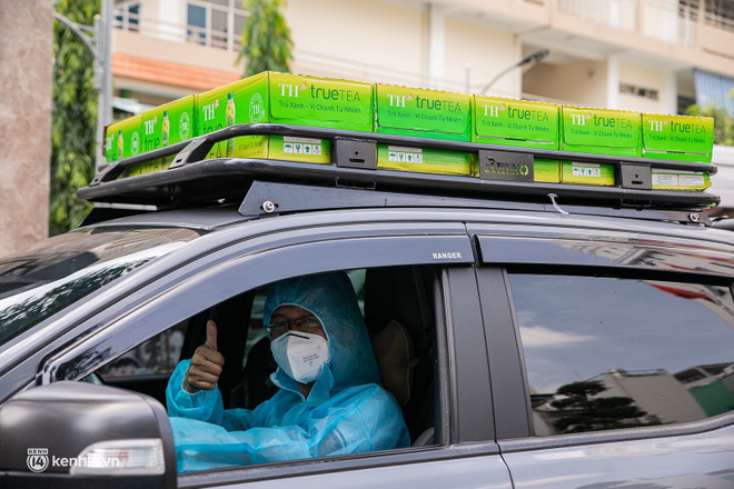 Những chuyến xe chở yêu thương tiếp sức y, bác sỹ tuyến đầu chống dịch ảnh 1