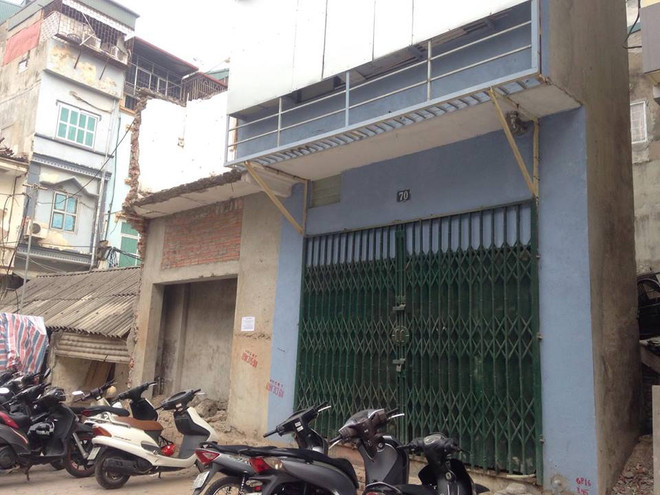 Ngỡ ngàng với dãy nhà siêu mỏng, siêu méo giữa lòng Hà Nội ảnh 2