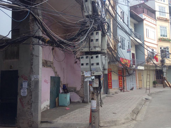 Ngỡ ngàng với dãy nhà siêu mỏng, siêu méo giữa lòng Hà Nội ảnh 12