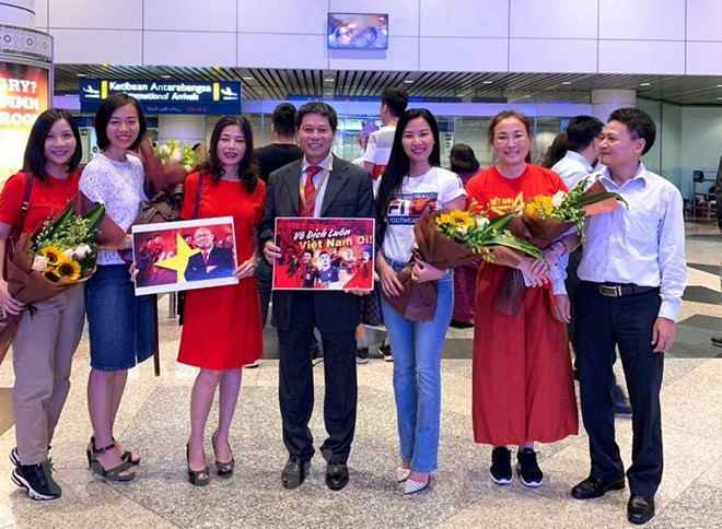 Đại sứ Việt Nam tại Malaysia động viên các tuyển thủ Việt Nam ảnh 1
