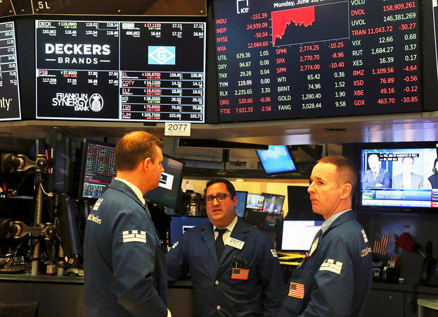 Mỹ: Chỉ số S&P 500 tăng cao kỷ lục, vượt qua mốc hồi đầu năm ảnh 1