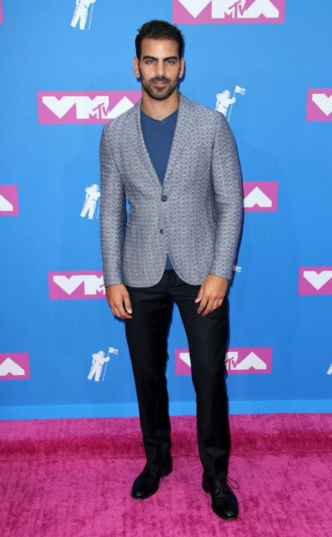 Xuyên thấu và ánh kim “ganh đua” trên thảm hồng đêm trao giải VMA ảnh 24